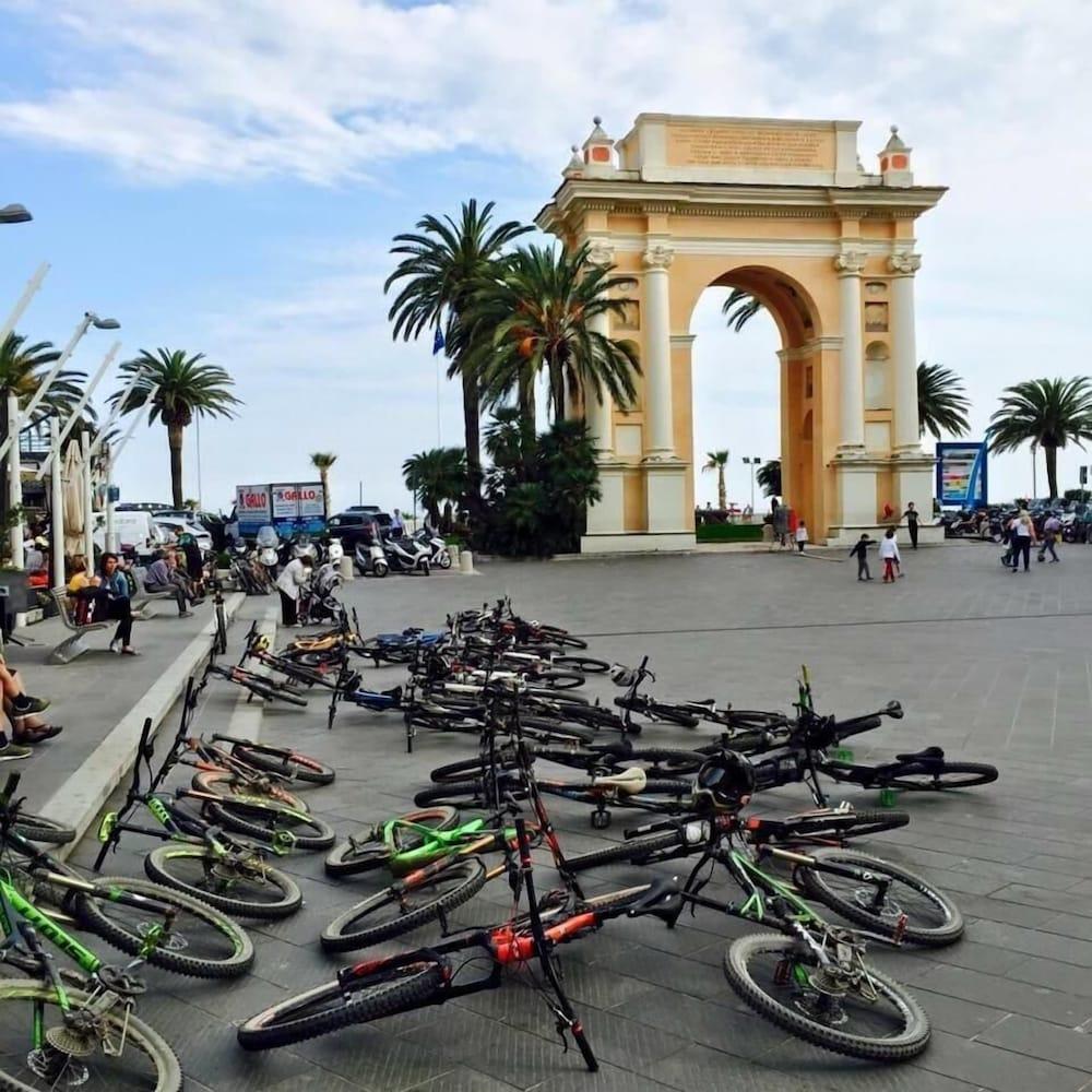 Hotel Internazionale Finale Ligure Zewnętrze zdjęcie